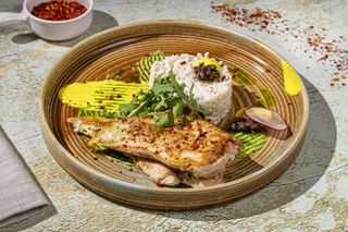 Piept de pui cu sos de Roquefort și orez basmati cu trufe