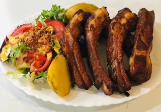 Costilla Ahumada Con Papa Cocida