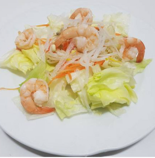 12 Ensalada Con Gambas