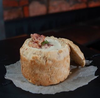 Сирний крем-суп в хлібі (220г)