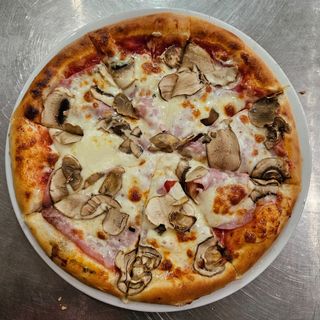 Пица Капричоза