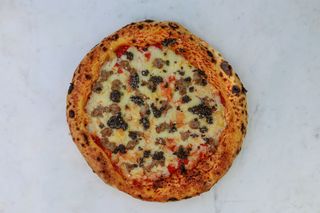 Pizza Salsiccia e Tartufo
