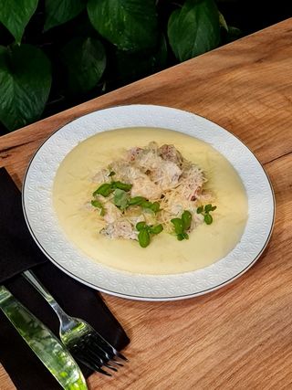 Картопляне пюре з куркою у вершках