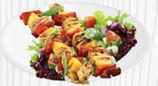 Spiedini con pollo e insalata 2 pezzi