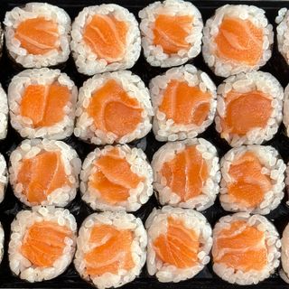 W10 Hosomaki Salmão