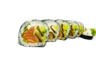 Futomaki łosoś surowy, serek i oshinko