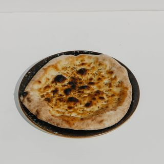 Focaccia cu usturoi și ulei de măsline