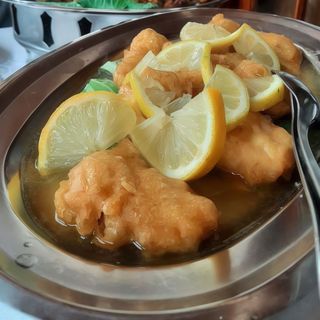 pescado con salsa al limón