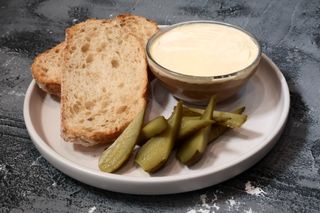 Курячий паштет з тостами