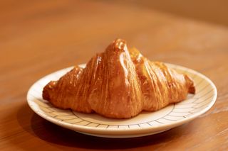 Cornetto con panna e crema