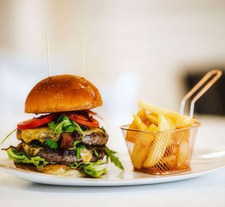 BIG Burger XXL (zestaw z frytkami)