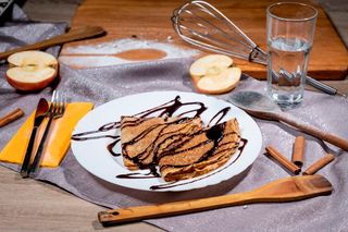 Clatite cu ciocolata si ananas