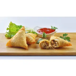 Beef/Chicken / Beef Samosas (1 Pair)