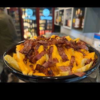 Batata Fritas com Cheddar e Bacon