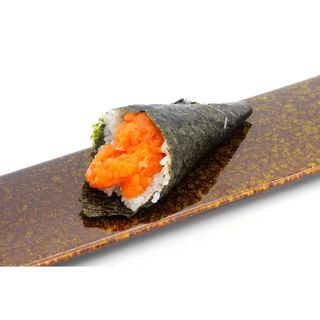 106.Temaki spicy salmon