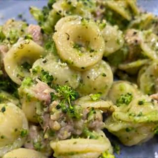 Orecchiette broccoli e salsiccia