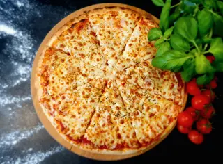 1. Pizza Tradycyjna 24cm