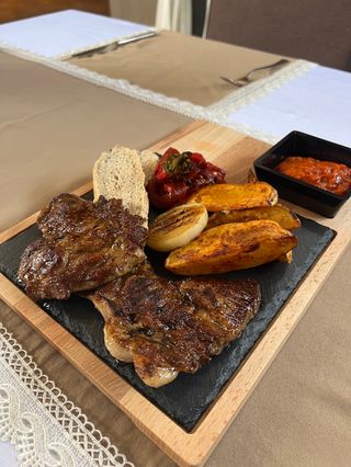 Свинска вратна пържола