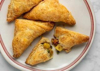 Vegetable samosa (2 pcs.)