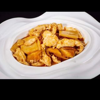 Pollo con bambu e funghi