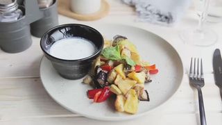 Legume prajite cu sos de iaurt si usturoi 200g