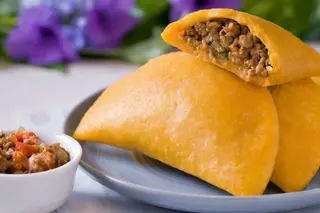 Empanada de Pollo en Salsa