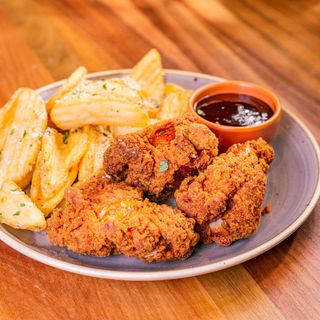 Aripioare picante  + Coca Cola