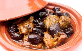 Tajine De Bœuf Aux Figues Et Pruneaux À L'huile D'argan
