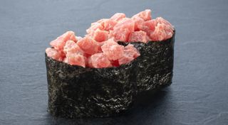 Суші спайс з тунцем