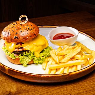 Burger Mont Blanc cu bacon