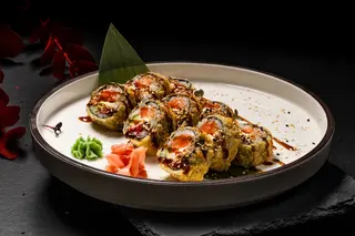 Salmon hot roll