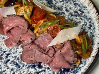 Паста з грибами та ростбіфом (300g)