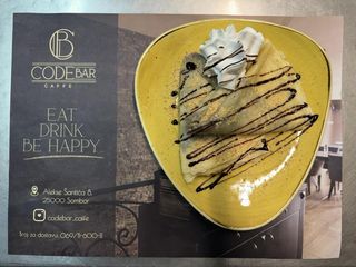 Palačinka sa sladoledom i višnjom