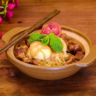 Arroz Con Cerdo Y Huevos Estofado