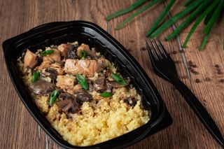 Кус кус із грибним соусом та курятиною, ТМ Вепр (380г)