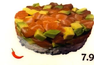 136.Tartar Salmón, Salsa Y Sésamo