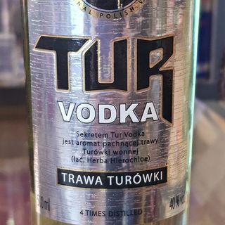 Tur z aromatem trawy Turówki 700ml 40%
