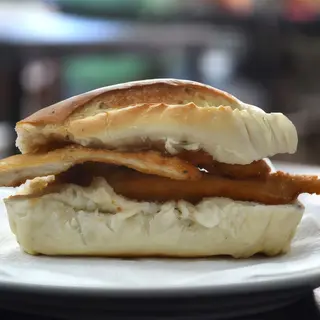 Bocadillos Pechuga Empanada Especial