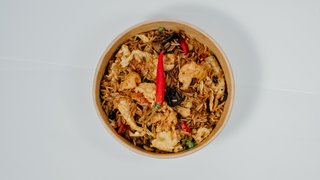 Жареный рис с курицей