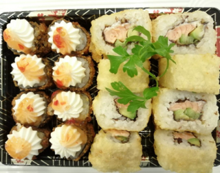 24.Maki Frito com Queijo e Maki Florida