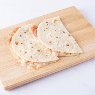 Piadina formaggio e crudo o cotto