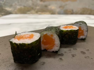 Salmone hosomaki 8 pezzi