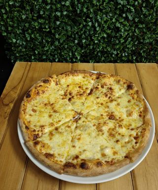 Pizza Quattro Formaggi Ø30cm