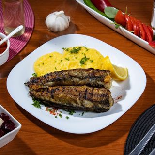 File de pește cu mămăliguță