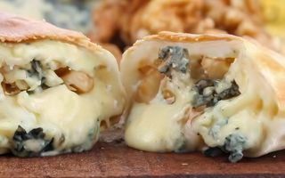Empanadas Argentinas De Puerro y Queso Azul