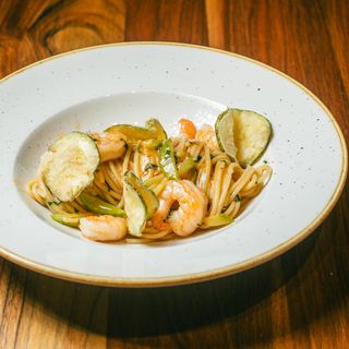 Spaghetti cu creveti si dovlecei