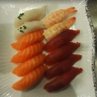 108.Combo Sushi 12