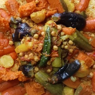 Couscous tchicha viande et poulet 