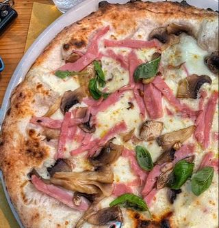 Bianca cotto e funghi