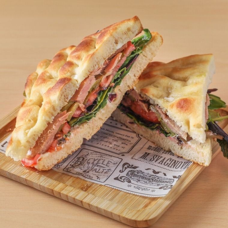 Focaccia De Ventresca De Tonyina
